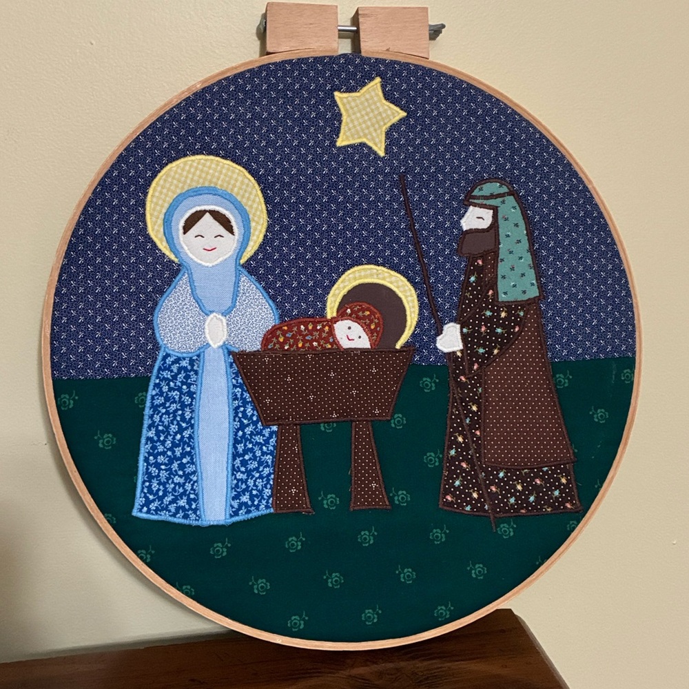 Vintage Embroidered Nativity Scene - Picture 1 of 10